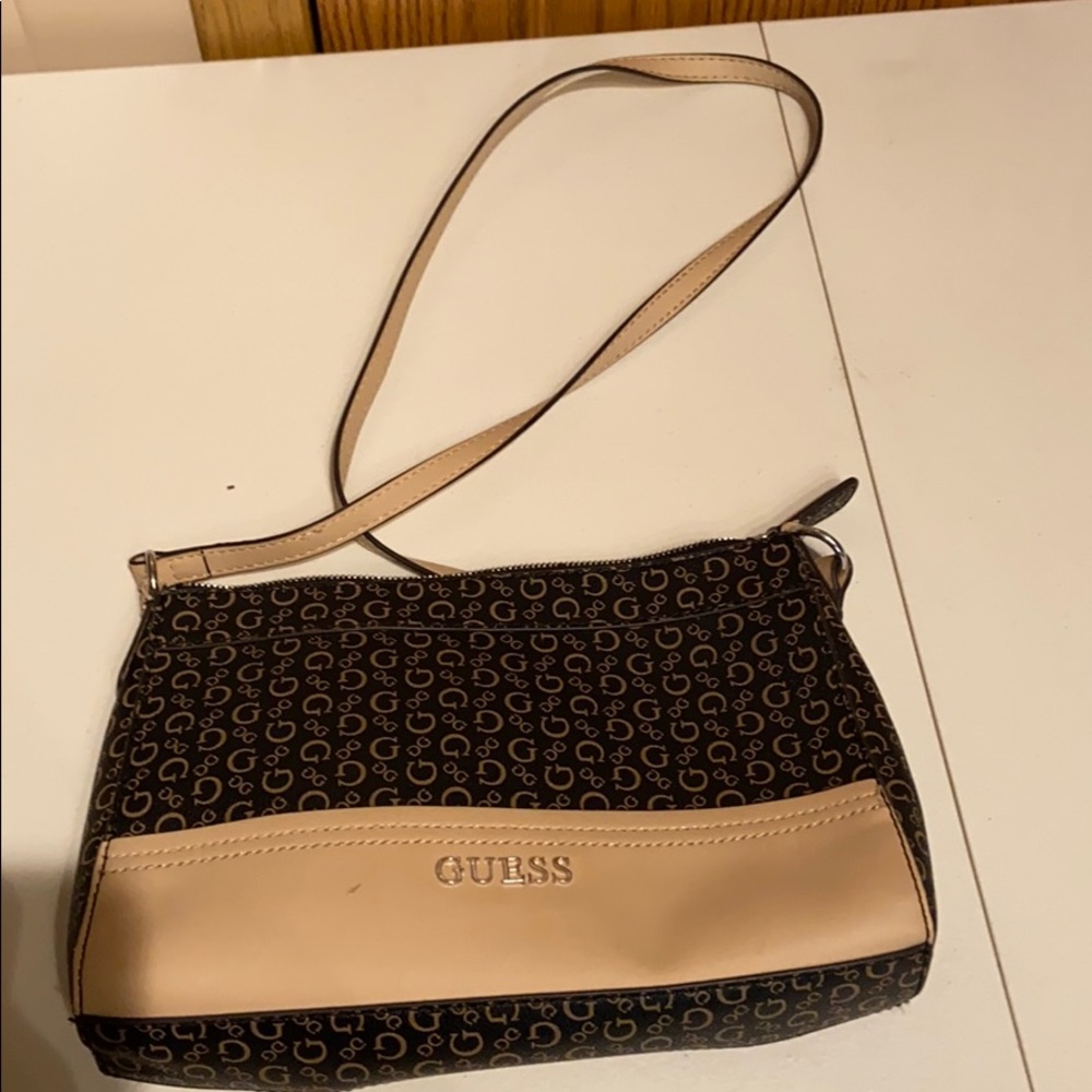 Guess Purse with shoulder strap